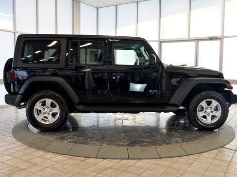 Used 2021 Jeep Wrangler Unlimited Sport image 9