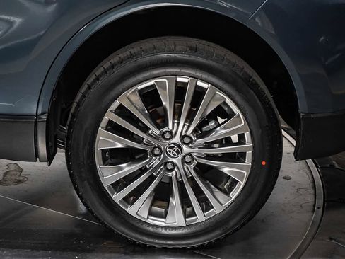 Certified 2024 Toyota Venza Limited image 12