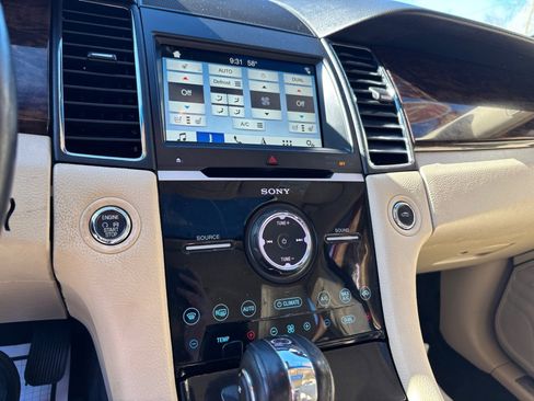 Used 2018 Ford Taurus Limited image 25