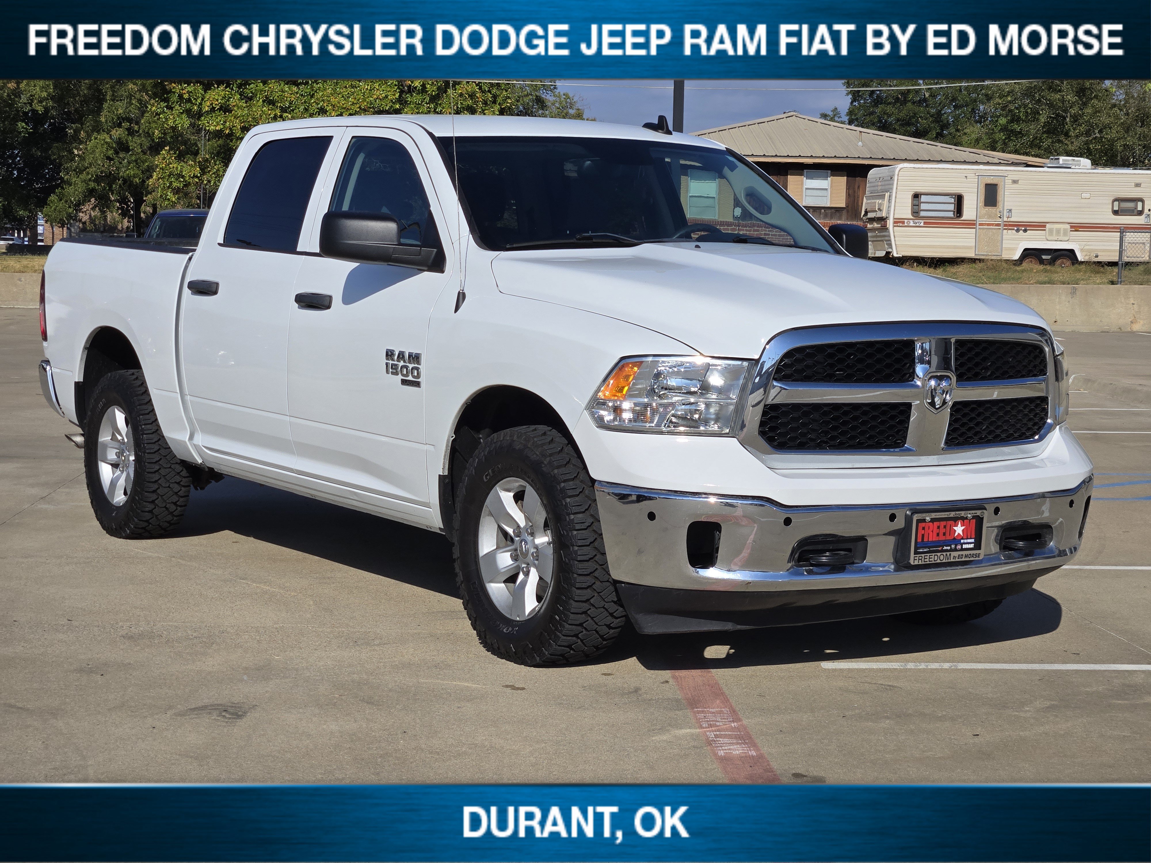 Used 2022 RAM 1500 Classic SLT w/ Electronics Group AWD/4WD image 2