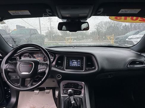 Used 2015 Dodge Challenger R/T w/ Quick Order Package 22B R/T image 18