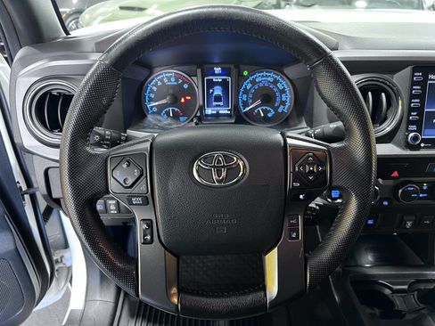 Used 2023 Toyota Tacoma TRD Off-Road AWD/4WD image 11