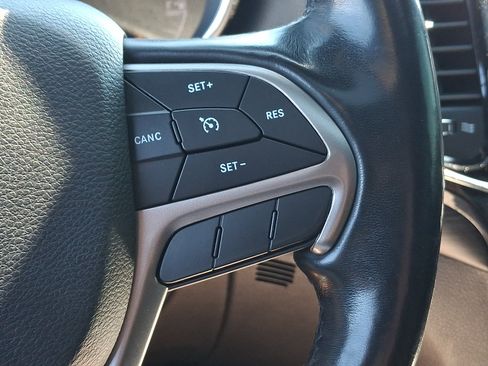 Used 2020 Jeep Grand Cherokee Altitude AWD/4WD image 23
