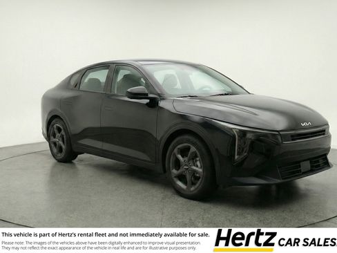 Used 2025 Kia K4 LXS image 1