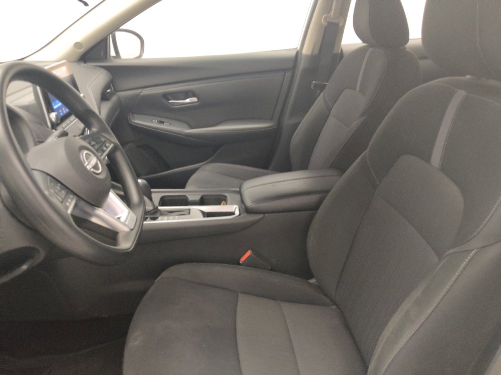 Used 2025 Nissan Sentra SV FWD image 17