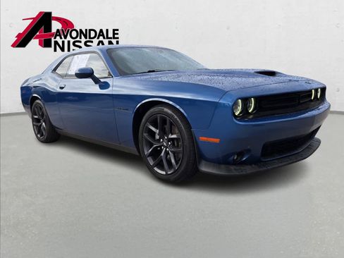 Used 2022 Dodge Challenger R/T w/ Driver Convenience Group image 9