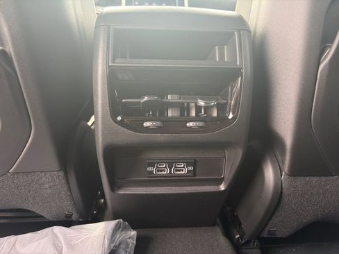 New 2026 Jeep Grand Cherokee Laredo AWD/4WD image 31