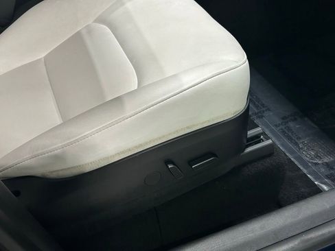 Used 2021 Tesla Model Y Performance image 23