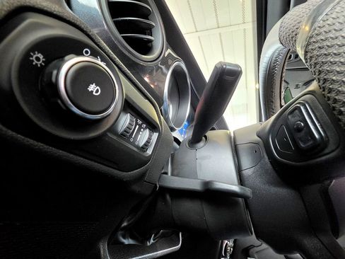 Used 2022 Jeep Wrangler Unlimited Sport AWD/4WD image 24