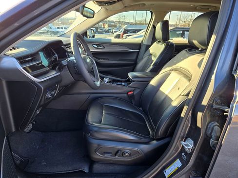 Used 2022 Jeep Grand Cherokee Limited 4xe image 12