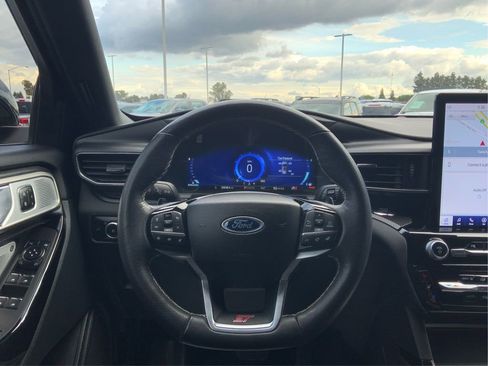 Used 2023 Ford Explorer ST w/ Equipment Group 401A AWD/4WD image 18