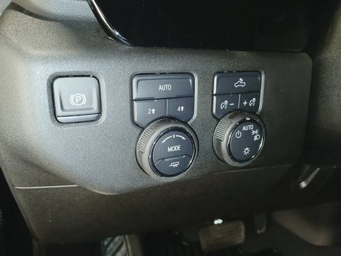 Used 2025 Chevrolet Silverado 1500 LT AWD/4WD image 16
