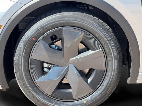 New 2026 Toyota Prius LE FWD image 30