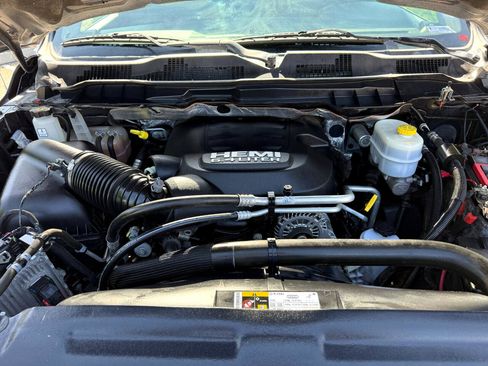 Used 2016 RAM 2500 Tradesman w/ Chrome Appearance Group image 13