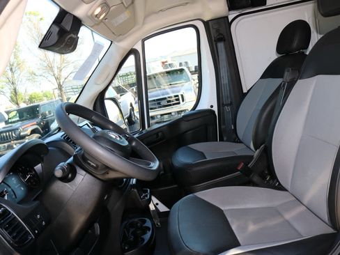 Used 2025 RAM ProMaster 2500 w/ Convenience Group FWD image 23
