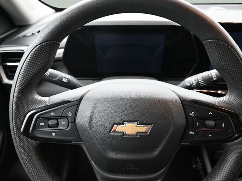 Used 2025 Chevrolet TrailBlazer LT AWD/4WD image 12