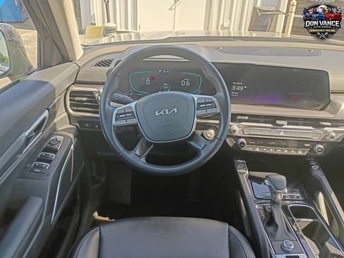 Used 2025 Kia Telluride S FWD image 13