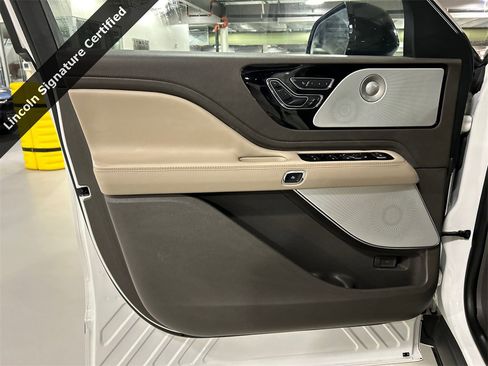 Used 2023 Lincoln Aviator Reserve w/ Equipment Group 201A image 9