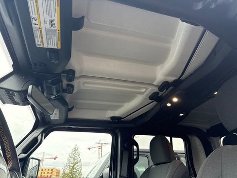 New 2025 Jeep Gladiator Sport image 27