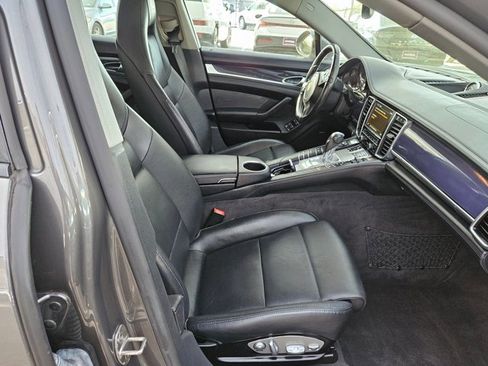Used 2016 Porsche Panamera 4 Edition image 19