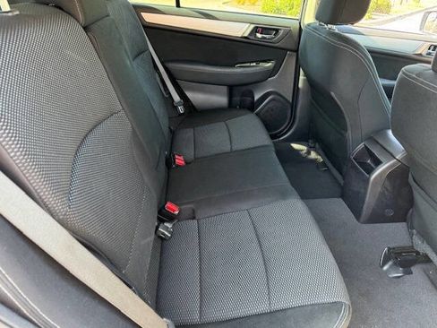 Used 2017 Subaru Outback 2.5i Premium image 15