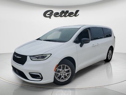 Used 2024 Chrysler Pacifica Touring-L