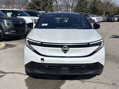 New 2026 Nissan Leaf Platinum+ w/ Cargo Package (Platinum+) FWD image 2