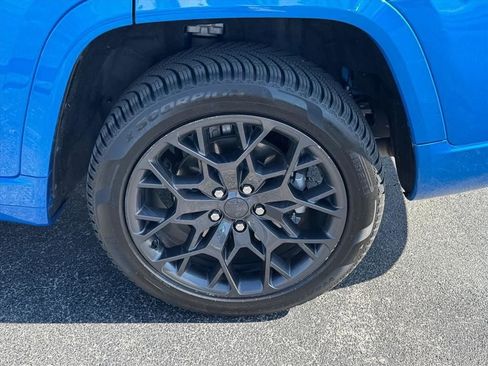 Used 2023 Jeep Grand Cherokee L Summit AWD/4WD image 17