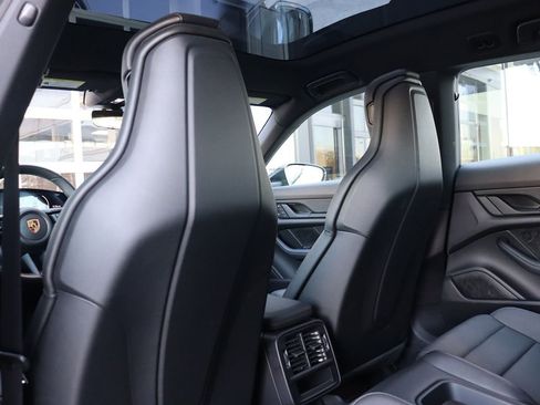 Used 2022 Porsche Taycan 4 Cross Turismo image 38