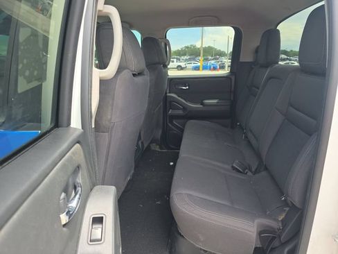 Used 2024 Nissan Frontier SV w/ Technology Package RWD image 17