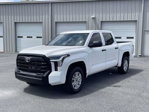 Used 2025 Toyota Tundra SR AWD/4WD image 3