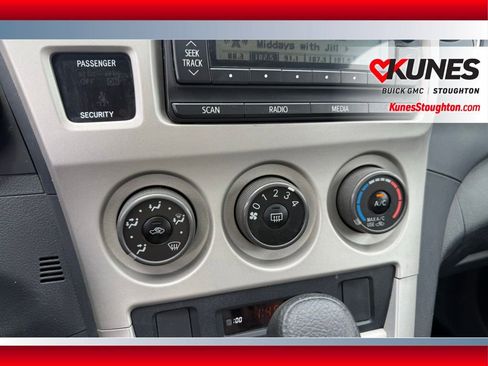 Used 2013 Toyota Matrix L FWD image 26