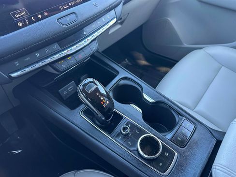 Used 2020 Cadillac XT4 Luxury w/ Cold Weather Package image 15