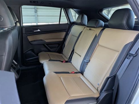 Used 2023 Volkswagen Atlas Cross Sport SE image 17