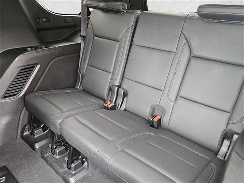 Used 2021 Chevrolet Tahoe Z71 w/ Luxury Package image 20