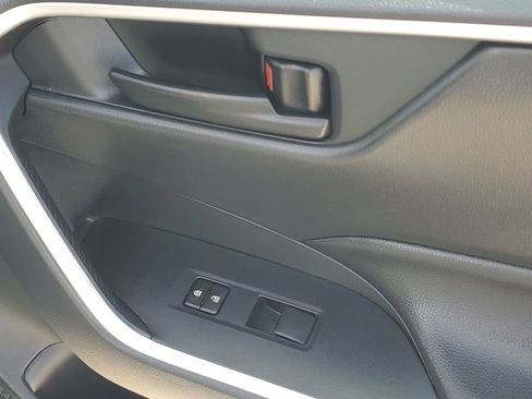 Used 2019 Toyota RAV4 LE image 45