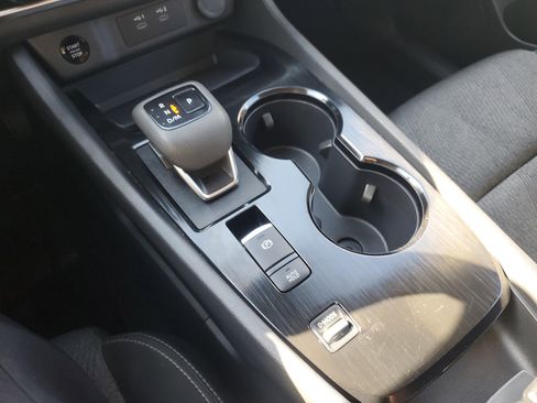 Used 2025 Nissan Rogue SV image 23