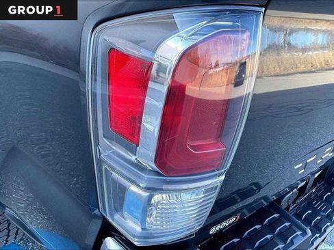 Certified 2023 Toyota Tacoma TRD Off-Road image 28