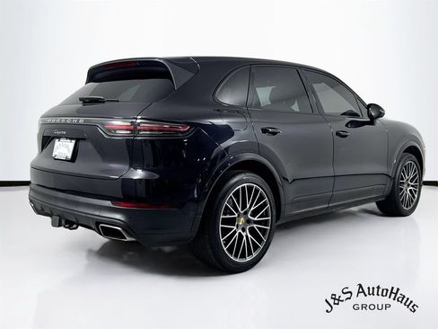 Used 2021 Porsche Cayenne AWD/4WD image 7