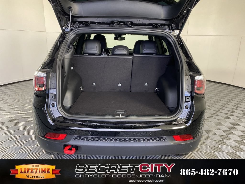 New 2026 Jeep Compass Trailhawk AWD/4WD image 29