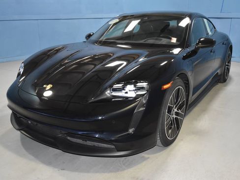 Used 2023 Porsche Taycan image 1