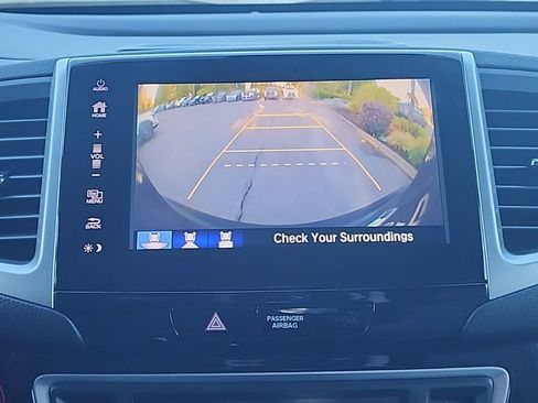 Used 2017 Honda Pilot Touring image 26