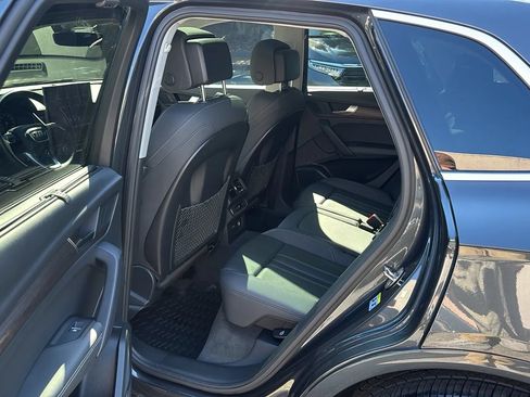 Used 2021 Audi Q5 2.0T Premium Plus w/ Premium Plus Package AWD/4WD image 18