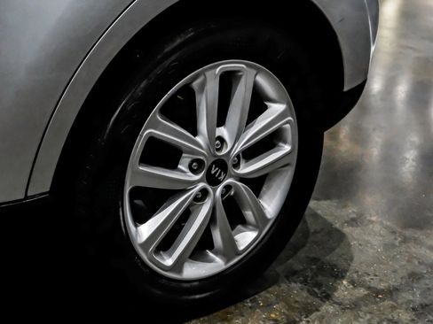 Used 2019 Kia Soul + image 57