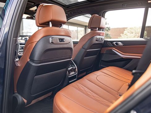 Used 2024 BMW X5 M60i w/ Climate Comfort Package image 34