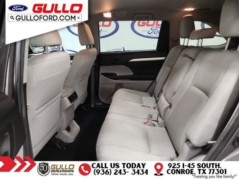 Used 2018 Toyota Highlander LE image 15