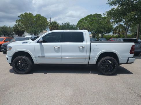 Used 2022 RAM 1500 Limited w/ Body Color Bumper Group AWD/4WD image 9