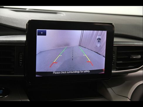 Used 2023 Ford Explorer XLT w/ Equipment Group 202A AWD/4WD image 14
