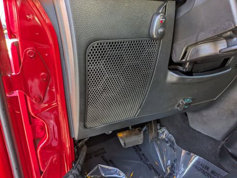 Used 2018 Jeep Wrangler Unlimited Sport image 13