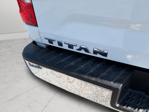 Used 2017 Nissan Titan SV RWD image 36